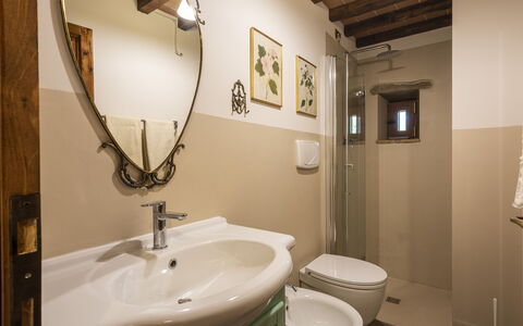 Villa Chio: Mirror, Tap, Plumbing Fixture, Bathroom Sink, Sink, Property, Photograph, Plant, Bathroom, Purple