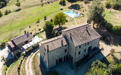 Villa Lugnano: Plant, Building, Window, House, Land Lot, Tree, Grass, Residential Area, Urban Design, Landscape