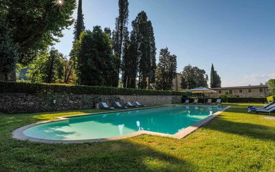 Villa Vaccoli: Water, Sky, Plant, Swimming Pool, Azure, Natural Landscape, Body Of Water, Tree, Grass, Shade