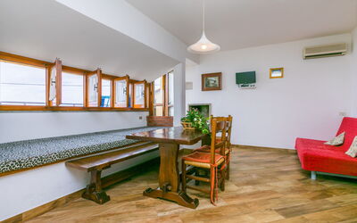 Accommodation:&nbsp;Calendula 962.3
