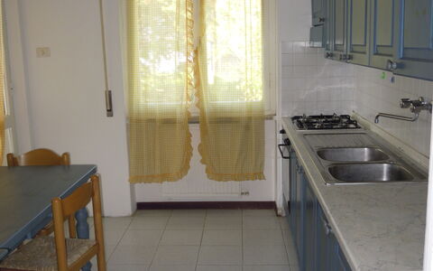 Casa Argentario: Kitchen Sink, Sink, Cabinetry, Tap, Kitchen, Interior Design, Kitchen Stove, Wood, Countertop, Floor