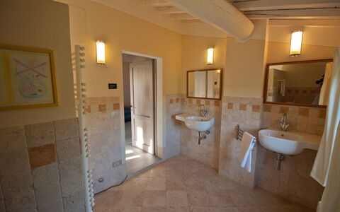 Villa Badia: Mirror, Tap, Plumbing Fixture, Sink, Property, Building, Bathroom Sink, Bathroom, Interior Design, Wood