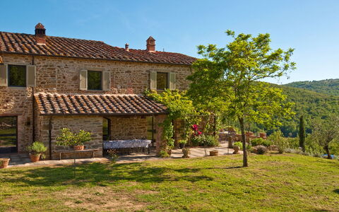 Villa Badia: Sky, Plant, Window, Building, House, Tree, Natural Landscape, Land Lot, Cottage, Real Estate