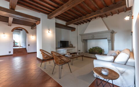 Le Due Ville: Couch, Table, Property, Furniture, Wood, Interior Design, Lighting, Window, Living Room, Floor