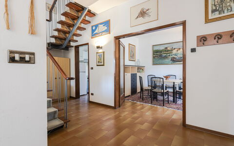 Casa Lelia: Picture Frame, Property, Wood, Interior Design, Flooring, Floor, Wall, Hall, Door