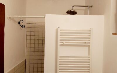 Lavanda: Product, Wood, Rectangle, Flooring, Floor, Bathroom, Material Property, Gas, House