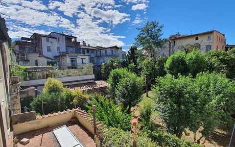 Loft Lucca: Cloud, Sky, Building, Plant, Window, Architecture, Vegetation, Tree, Urban Design, House