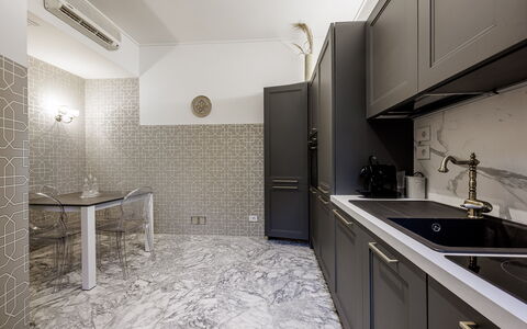 Dimora Fiorentina: Kitchen Sink, Cabinetry, Countertop, Sink, Building, Tap, Wood, Kitchen, Kitchen Stove, Interior Design