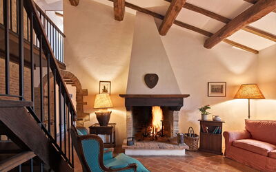 Casa Loggia: Wood, Interior Design, Lighting, Living Room, Picture Frame, Floor, Building, Couch, Lamp, Beam