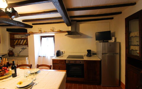 La Casa nel Borgo: Cabinetry, Property, Countertop, Tableware, Table, Kitchen, Kitchen Appliance, Wood, Interior Design, Kitchen Stove