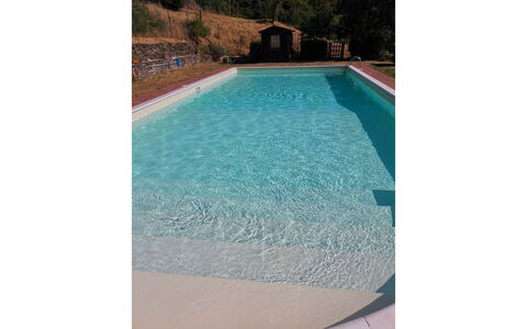 La Casa nel Borgo: Water, Azure, Rectangle, Swimming Pool, Shade, Aqua, Composite Material, Tints And Shades, Landscape