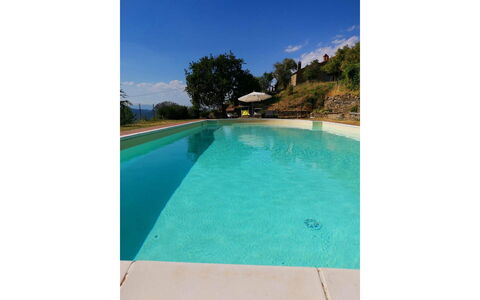 La Casa nel Borgo: Water, Sky, Swimming Pool, Tree, Plant, Rectangle, Natural Landscape, Shade, Grass, Table