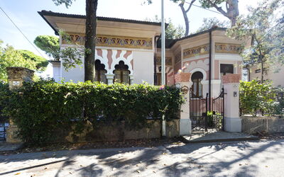 Villa Marconi: Plant, Property, Sky, Tree, Wall, Facade, Leisure, Building, City, Place Of Worship