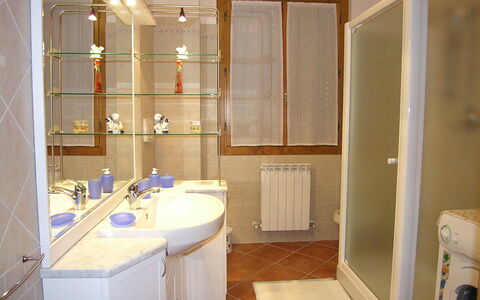 Villino Setteponti: Mirror, Tap, Sink, Property, Bathroom Sink, Plumbing Fixture, Bathroom, Building, Purple, Interior Design