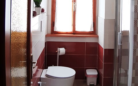 Villa Renaccio: Plumbing Fixture, Property, Sink, Bathroom Sink, Tap, Building, Wood, Bathroom, Window