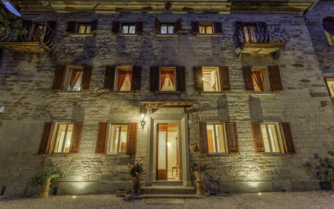 Villa Torreone: Window, Building, Door, Facade, Symmetry, City, Medieval Architecture, Arch, Wood