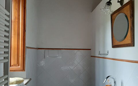 Casa Banditello: Mirror, Brown, Plumbing Fixture, Building, Property, Tap, Sink, Bathroom, Purple