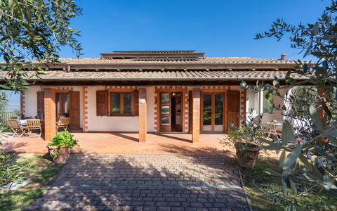 Residenza la Casuccia: Plant, Sky, Building, Property, Window, Door, House, Tree, Shade, Cottage