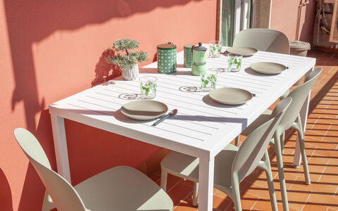 Apartment Serena - Levanto: Table, Tableware, Furniture, Property, Dishware, Chair, Tablecloth, Kitchen & Dining Room Table, Plate, Interior Design