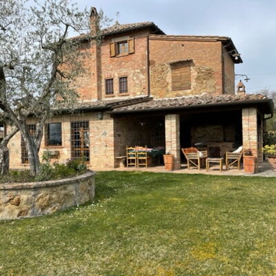 Villa Nibbiano: Plant, Sky, Building, Window, House, Tree, Land Lot, Wood, Grass, Cottage