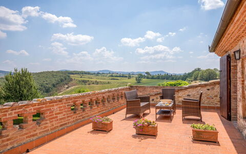 Villa Sulle Crete: Cloud, Sky, Plant, Building, Wood, Tree, Land Lot, Flowerpot, Brick, Window