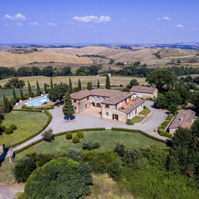 Villa Sulle Crete: Cloud, Plant, Sky, Tree, Nature, Land Lot, Landscape, Urban Design, Rural Area, Plain