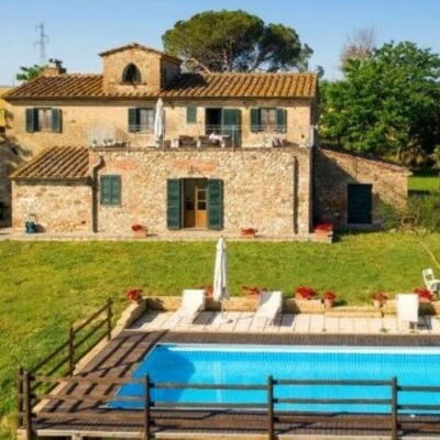 Podere La Sterza: Plant, Property, Building, Window, Sky, Tree, Water, Nature, Swimming Pool, House