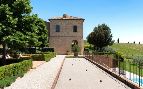 Podere D'Asso: Plant, Sky, Property, Building, Tree, House, Window, Grass, Leisure, Recreation