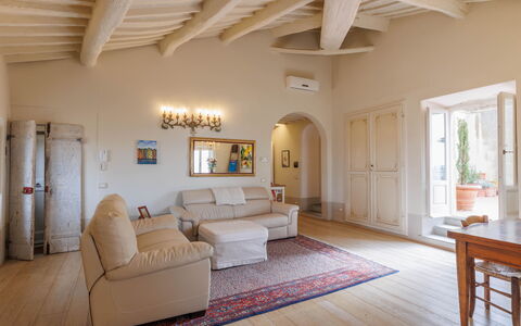 La Terrazza Sulla Valle: Furniture, Property, Picture Frame, Couch, Table, Wood, Interior Design, Houseplant, Hall, Building