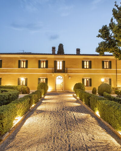 Villa Pianoia: Sky, Plant, Building, Tree, Cloud, House, Window, Grass, Landscape, Residential Area