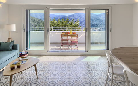 Casa Grande Mare - Levanto: Furniture, Property, Building, Table, Window, Azure, Wood, Interior Design, Living Room