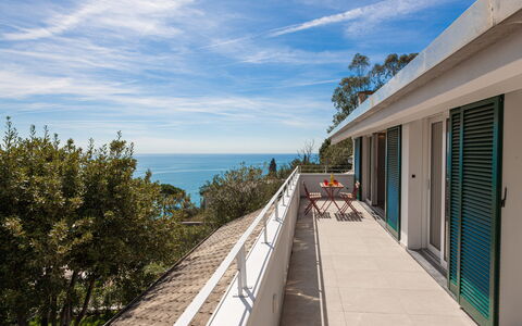 Casa Grande Mare - Levanto: Cloud, Sky, Building, Azure, Tree, Wood, House, Plant, Landscape, Leisure