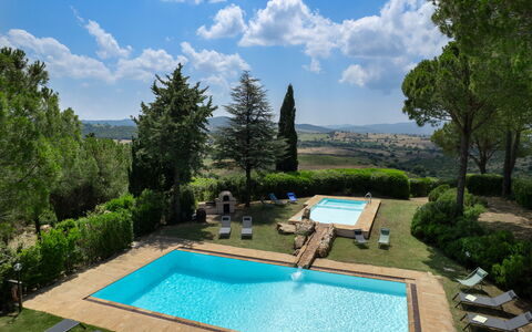Villa Morellino: Water, Plant, Sky, Cloud, Property, Swimming Pool, Azure, Tree, Architecture, Building