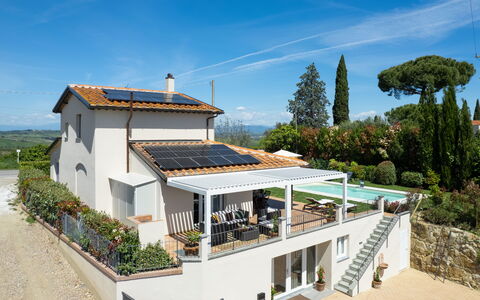 Villa Di Pillo: Sky, Plant, Building, Cloud, Tree, Architecture, House, Residential Area, Cottage, Urban Design