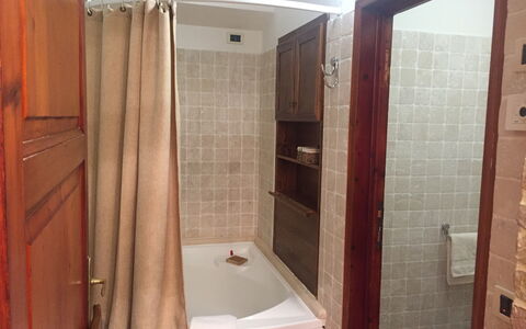 Villa Fulvia: Brown, Plumbing Fixture, Bathtub, Shower Curtain, Shower Rod, Bathroom, Shower Head, Shower, Building