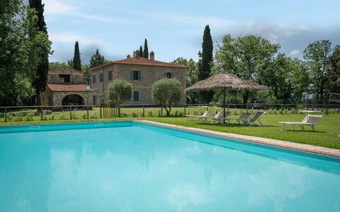 Belvedere - Falceto, Ambra, Toscana: Water, Plant, Sky, Cloud, Property, Building, Swimming Pool, Tree, House, Shade