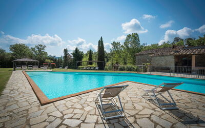 Mulino Al Suono - Badia Agnano, Toscana: Water, Cloud, Sky, Swimming Pool, Plant, Azure, Tree, Outdoor Furniture, Rectangle, Leisure