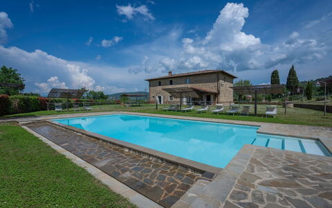 Leopolda In Selvarella Pool And Wi-fi: Cloud, Sky, Water, Plant, Swimming Pool, Azure, Building, Tree, Outdoor Furniture, House