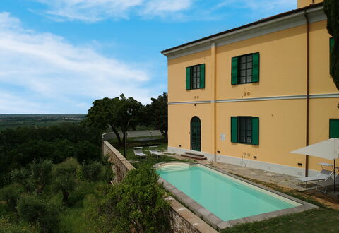 Massarosa Front Lake, The Gargoyles: Cloud, Sky, Building, Property, Window, Water, Plant, Azure, Swimming Pool, Land Lot