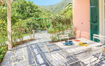 La Casa Dei Glicini - Levanto: Plant, Building, Sky, Outdoor Furniture, Shade, Leisure, Residential Area, Urban Design, Swimming Pool, Real Estate