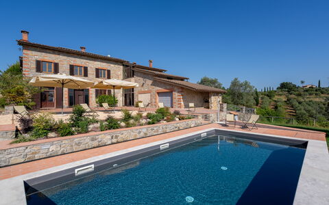 Casa Di Luca, Pool, Castelnuovo Berardenga: Swimming Pool, Estate, Water Feature, Villa, Flagstone, Eco Hotel, Farmhouse