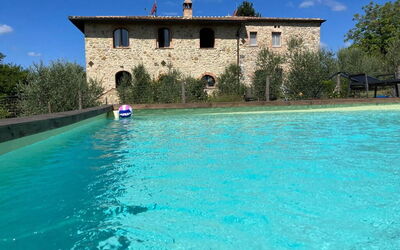 Lina - Podere Ribatti - Casole D'elsa, Toscana: Water, Building, Sky, Plant, Swimming Pool, Nature, Tree, Leisure, House, Cloud