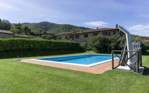 Villa Niccone: Sky, Plant, Cloud, Building, Tree, Swimming Pool, Shade, Grass, Rectangle, Leisure