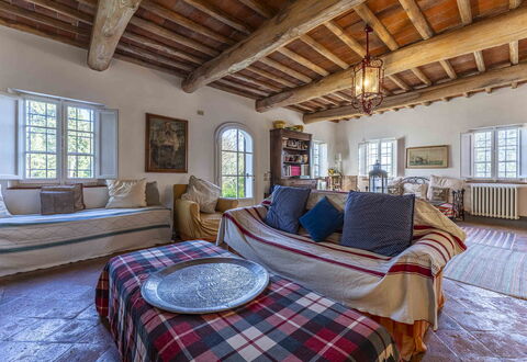 La Casa Dei Limoni, Camaiore, Pet Friendly, Wifi: Property, Window, Furniture, Couch, Building, Azure, Comfort, Wood, Interior Design, Flooring