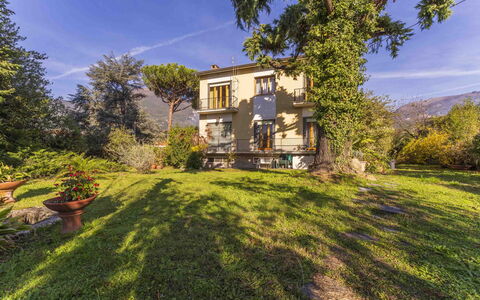 Casa Vacanza Mais - Camaiore, Toscana: Plant, Sky, Cloud, Property, Window, Building, Natural Landscape, Tree, Land Lot, House