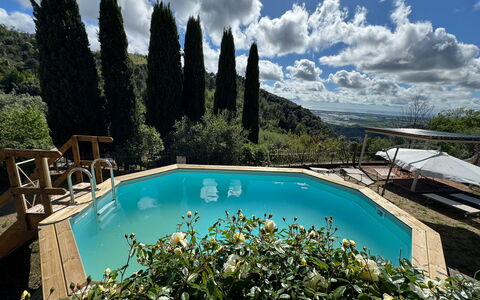 Borgo Bucatra Tramonto: Water, Cloud, Sky, Plant, Swimming Pool, Azure, Building, Natural Landscape, Tree, Vegetation