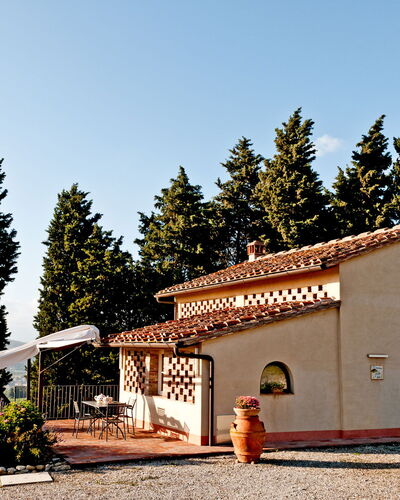 Cottage Botinaccio: Sky, Plant, Building, Tree, Door, Window, Cottage, Leisure, Facade, Landscape