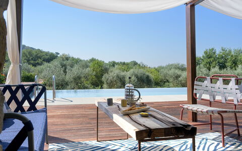 Villa Lilli & Spa: Sky, Water, Property, Table, Shade, Wood, Tree, Outdoor Furniture, Interior Design, Building