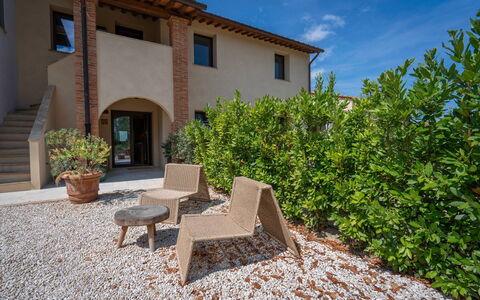 Coratina Spereto Apartment with Pool, Montaione: Plant, Building, Sky, Window, Cloud, House, Land Lot, Landscape, Cottage, Real Estate