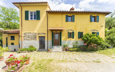 La Casa Di Elda, Holiday Home With Pool, Uzzano, T